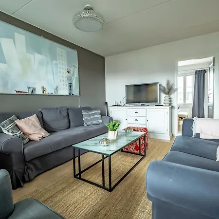 Beautiful Penthouse In The Center Of Apartamento Helsínquia